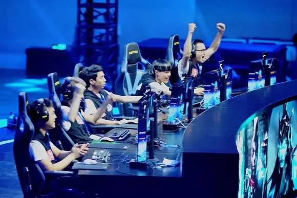 CFO HongQ：“我只是想全力以赴，这样我就不会后悔打比赛”